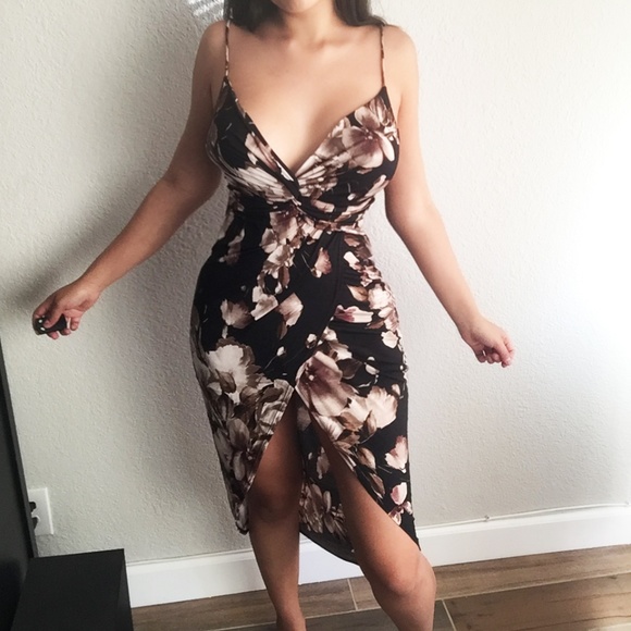 Fashion Nova Dresses & Skirts - Fashion Nova Floral Print Midi Dress Leg Large